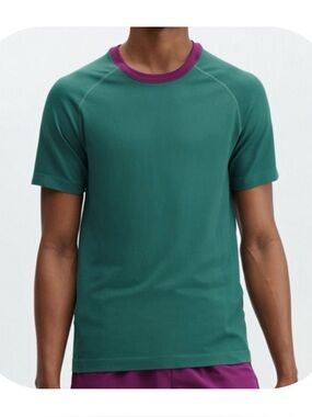Fabletics M green purple trim training day tee